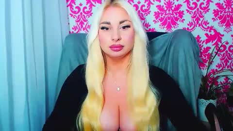 Snapshot of luxuriaaa chatting on 18, 5, 2026 Luxuriaa online show from 18, 5, 2026
