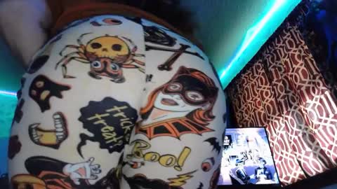 Snapshot of luxuriousuburbawife chatting on 28, 10, 2025 luxuriousuburbawife online show from 28, 10, 2025