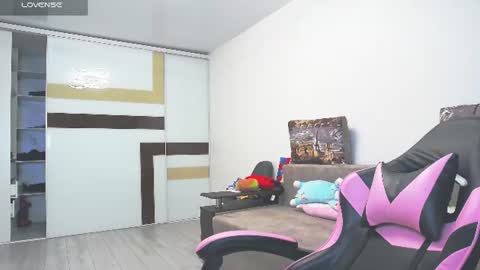 Snapshot of luxuryalma18 chatting on 19, 6, 2026 Alma online show from 19, 6, 2026