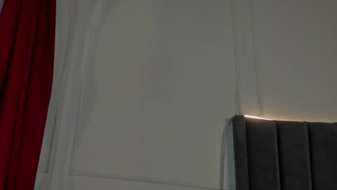 Snapshot of luxuryheaven chatting on 28, 10, 2025 Tommy and Polly online show from 28, 10, 2025