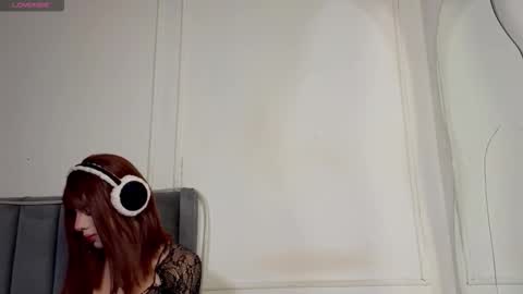 Snapshot of luxuryheaven chatting on 24, 11, 2025 Tommy and Polly online show from 24, 11, 2025