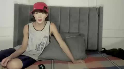 Snapshot of luxuryheaven chatting on 9, 2, 2026 Tommy and Polly online show from 9, 2, 2026