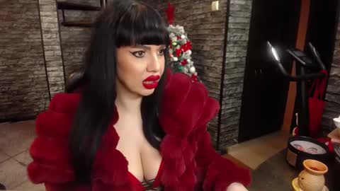 Snapshot of luxurymistress chatting on 8, 12, 2024 Spoiled dominant mindfucker mistress MakeupartistNail ArtistFitness and Yoga lover online show from 8, 12, 2024