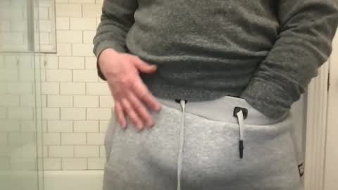 lvguynextdoor440656 online show from 23, 2, 2026