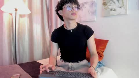 Snapshot of lyan_twink chatting on 9, 5, 2026 Lyan online show from 9, 5, 2026