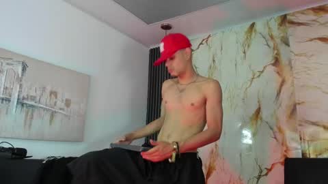 Snapshot of lycan_fox chatting on 30, 5, 2026 TELL ME LYCAN online show from 30, 5, 2026