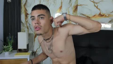 Snapshot of lycan_fox chatting on 31, 5, 2026 TELL ME LYCAN online show from 31, 5, 2026