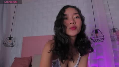Lyhana Lee online show from 22, 1, 2025