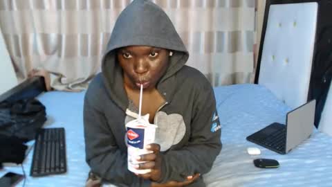 lyiajee online show from 12, 9, 2025