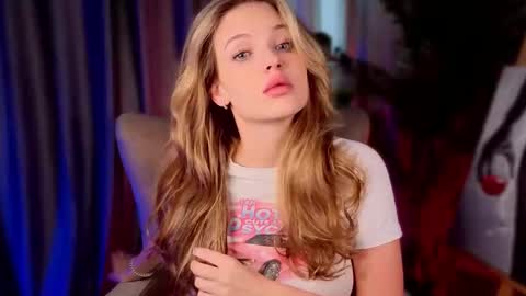 simply Eliza  online show from 26, 9, 2025