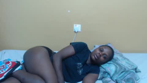 lyn_anna online show from 19, 2, 2025