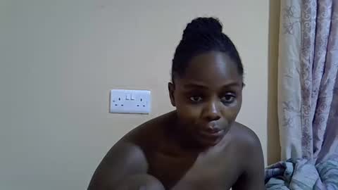lyn_anna online show from 20, 10, 2025
