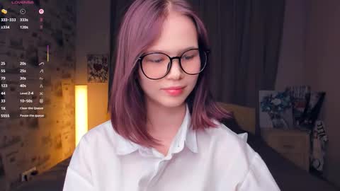 Cozy Lynns room online show from 12, 1, 2026