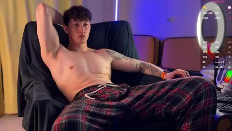 Snapshot of lyon_power_ chatting on 23, 5, 2026 Dani online show from 23, 5, 2026