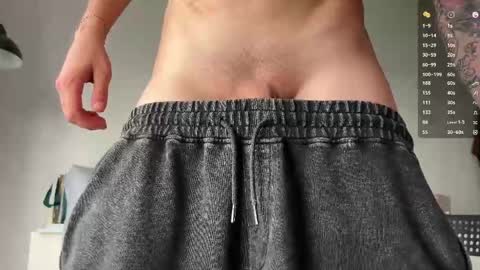 Snapshot of lyon_power_ chatting on 4, 6, 2026 Dani online show from 4, 6, 2026