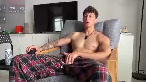 Snapshot of lyon_power_ chatting on 20, 7, 2026 Dani online show from 20, 7, 2026
