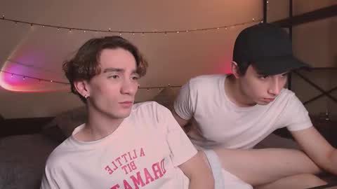 Snapshot of lyonfilm chatting on 25, 10, 2025 KennyEliot online show from 25, 10, 2025