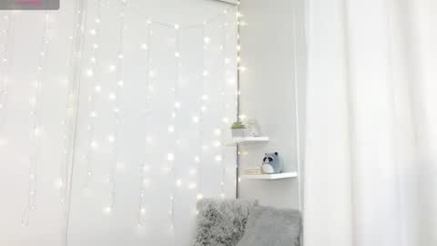 Lyra Rose online show from 12, 2, 2026