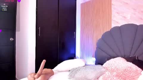 Snapshot of lys_with chatting on 10, 7, 2026 VIVIANA online show from 10, 7, 2026