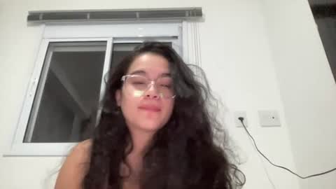 lyz_guzman online show from 10, 6, 2026