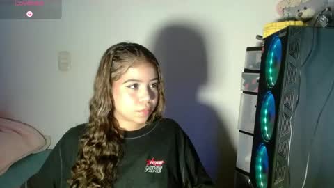 Snapshot of m1la_18 chatting on 7, 5, 2026 mila online show from 7, 5, 2026