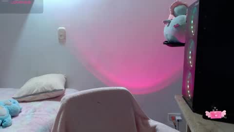 Snapshot of m1la_18 chatting on 28, 5, 2026 mila online show from 28, 5, 2026