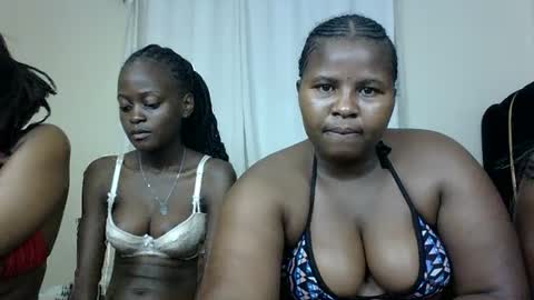 Snapshot of m_pretty_p chatting on 3, 12, 2024 m_pretty_p online show from 3, 12, 2024