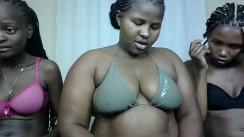 Snapshot of m_pretty_p chatting on 5, 12, 2024 m_pretty_p online show from 5, 12, 2024