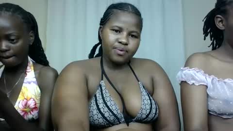 Snapshot of m_pretty_p chatting on 6, 12, 2024 m_pretty_p online show from 6, 12, 2024
