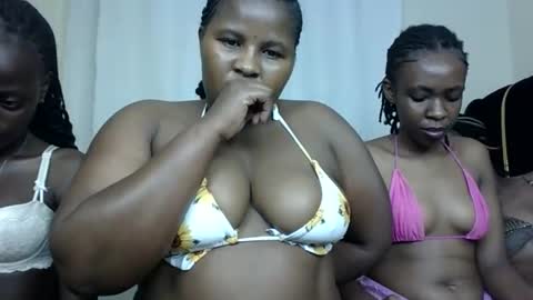 Snapshot of m_pretty_p chatting on 6, 12, 2024 m_pretty_p online show from 6, 12, 2024