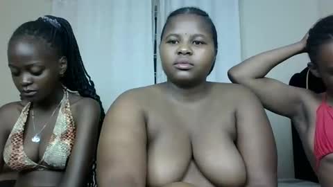 Snapshot of m_pretty_p chatting on 7, 12, 2024 m_pretty_p online show from 7, 12, 2024