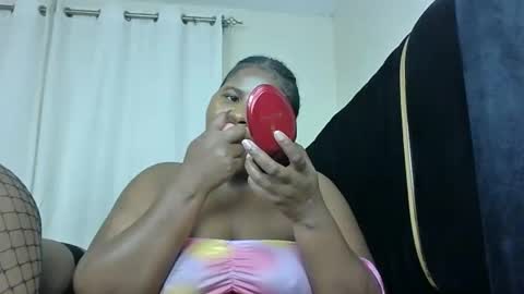 Snapshot of m_pretty_p chatting on 10, 12, 2024 m_pretty_p online show from 10, 12, 2024