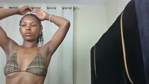 Snapshot of m_pretty_p chatting on 11, 12, 2024 m_pretty_p online show from 11, 12, 2024