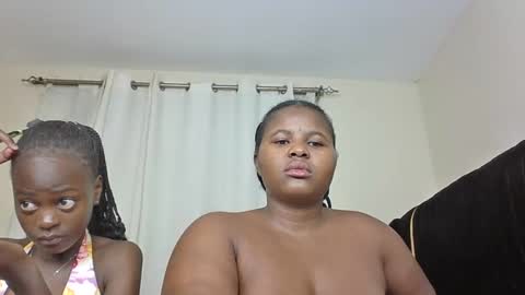Snapshot of m_pretty_p chatting on 16, 12, 2024 m_pretty_p online show from 16, 12, 2024