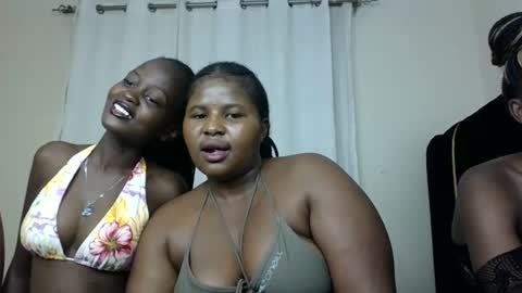 Snapshot of m_pretty_p chatting on 16, 12, 2024 m_pretty_p online show from 16, 12, 2024
