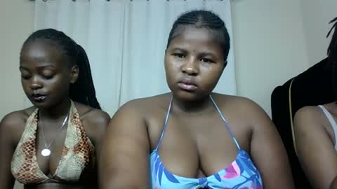 Snapshot of m_pretty_p chatting on 18, 12, 2024 m_pretty_p online show from 18, 12, 2024