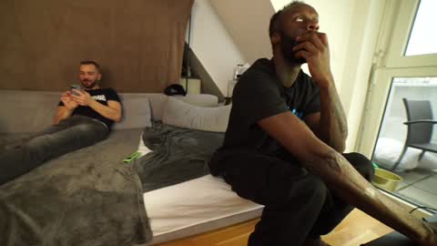 Mac Troy online show from 8, 12, 2024