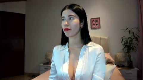 Snapshot of macarena_vallejo_ chatting on 12, 6, 2026 Macarena online show from 12, 6, 2026