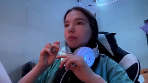 Mila online show from 19, 5, 2026