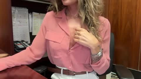Snapshot of madame_andi chatting on 20, 7, 2026 madame_andi online show from 20, 7, 2026