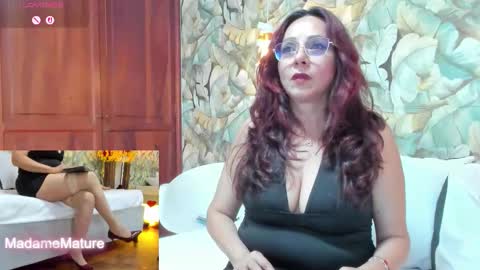 Snapshot of madame_angelic_1 chatting on 25, 11, 2025 Madam Angelic online show from 25, 11, 2025