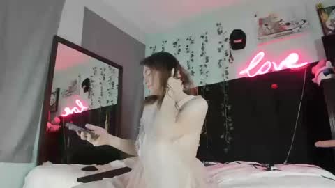 Snapshot of maddi_avalon chatting on 18, 10, 2025 Maddi Avalon online show from 18, 10, 2025