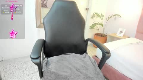 Maddie Grey online show from 2, 10, 2025