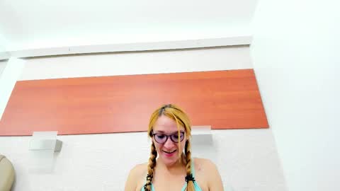 Snapshot of maddy_cartter chatting on 16, 1, 2026 maddy cartter online show from 16, 1, 2026