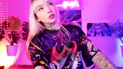 maddy_uwu online show from 22, 2, 2025