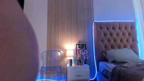 Maddyluxe online show from 11, 4, 2026