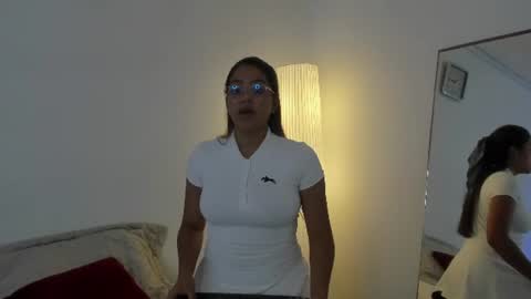 Snapshot of madelayn_torres chatting on 8, 7, 2026 madelayn_torres online show from 8, 7, 2026
