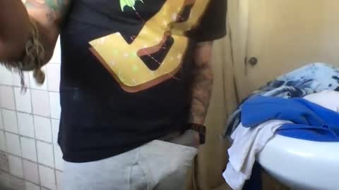 Snapshot of madeyoulook818 chatting on 2, 2, 2026 madeyoulook818 online show from 2, 2, 2026