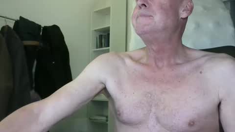 madio1187940 online show from 20, 11, 2025