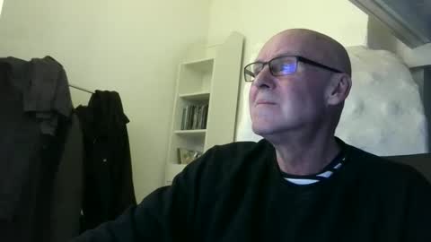 Snapshot of madio1187940 chatting on 23, 12, 2025 madio1187940 online show from 23, 12, 2025